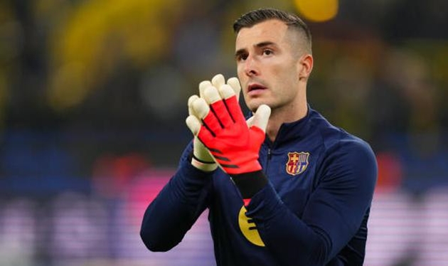 Inaki Pena sắp chia tay Barcelona để tìm kiếm cơ hội mới