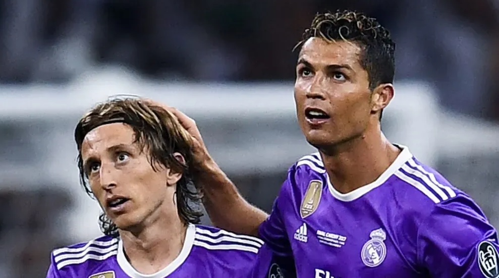 Huyền thoại Modric chia tay Real Madrid: Thông điệp xúc động từ Ronaldo
