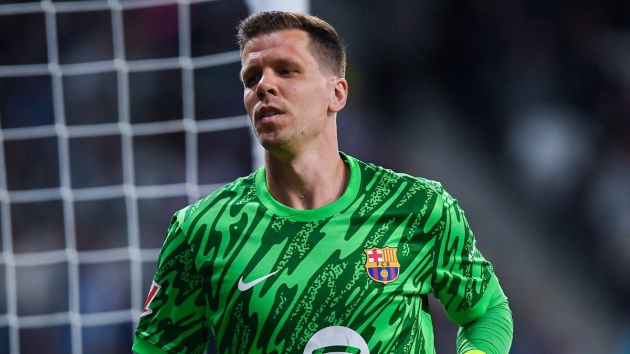 Szczesny gia hạn hợp đồng với Barcelona: Giải pháp ngắn hạn hay tầm nhìn dài hạn?